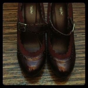Mossino Burgandy Mary-Jane Pumps