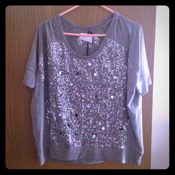 RESERVED!! Cute grey sparkle top