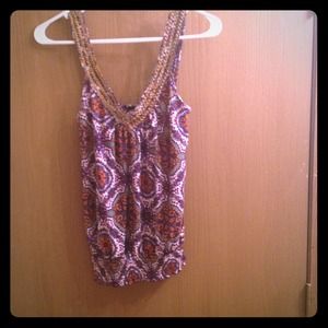 Patterned tank