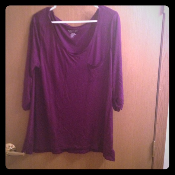 Super cute plum top.