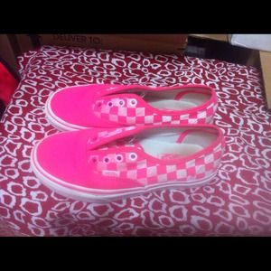 Traded-FINAL REDUCTION Hot Pink Vans