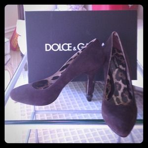 Dolce and Gabbanna brown suede pumps