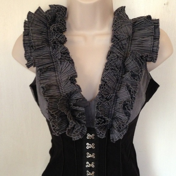 🎀SEXY RUFFLE SHIRT🎀 - Picture 2 of 4