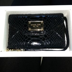 Michael Kors iPhone 3or4 wallet clutch