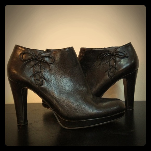 Bandolino Boots - 👼 Cute Bandolino High Heeled Black Leather Boots