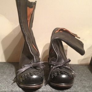 Chie Mihara never used leather boots