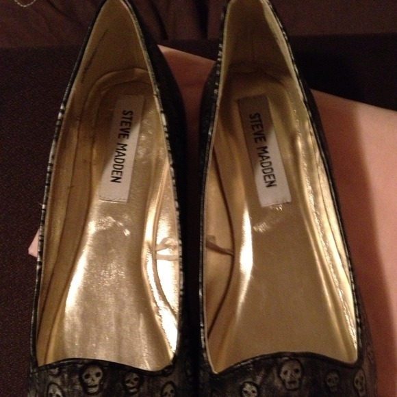 👠Steve Madden (brand new.. never wore!)💀flats!! - Picture 3 of 3