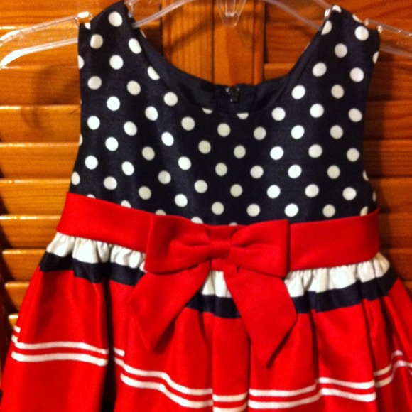Dress - Picture 3 of 3