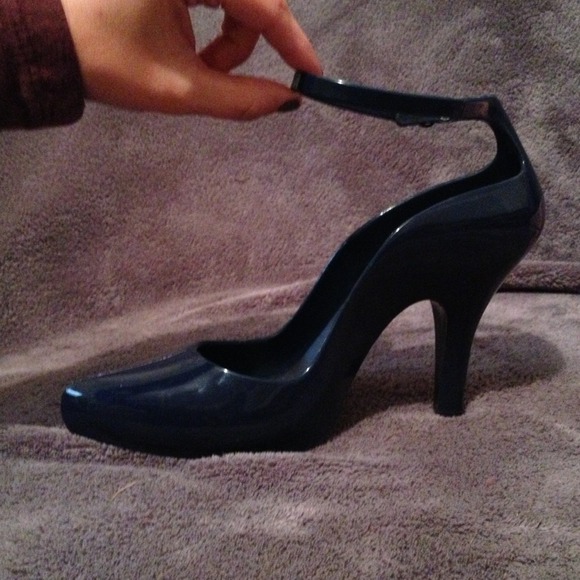 Never worn navy blue Melissa heels - Picture 2 of 4