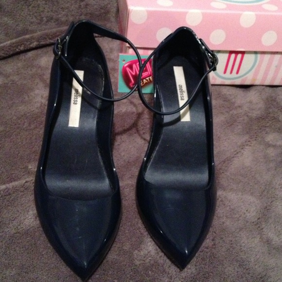 Never worn navy blue Melissa heels - Picture 3 of 4