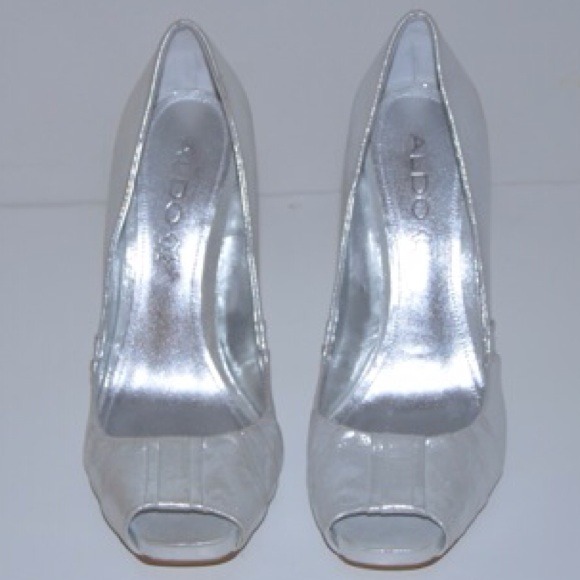 Sz 38 aldo silver open toe heels. New with box. - Picture 2 of 4