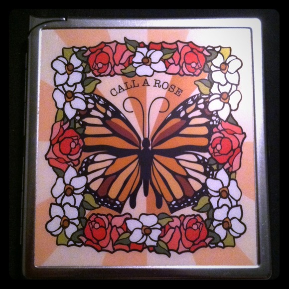 Cigarette case with built in lighter