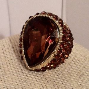 {SOLD} Gold tone stretchy brown topaz ring