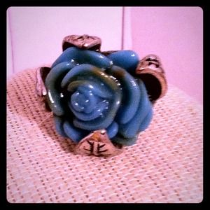 Silver tone stretchy ring