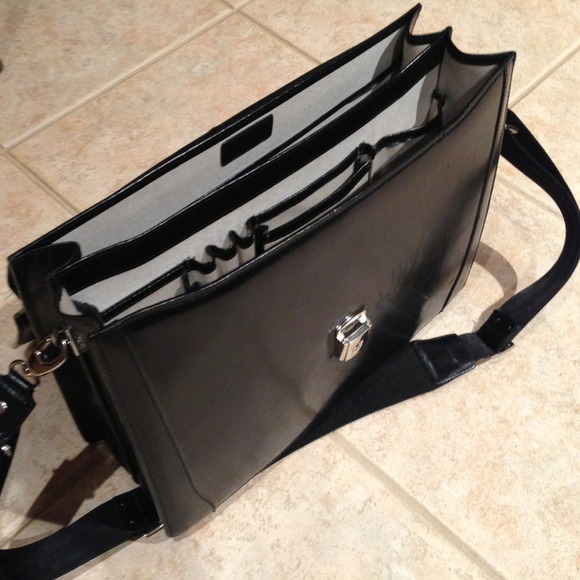 Beautiful Bosca leather briefcase for sale. - Picture 2 of 4