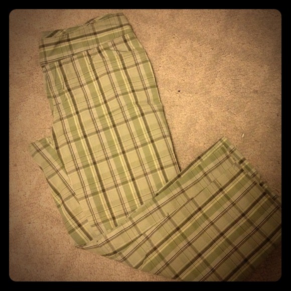 Pretty Green Plaid Capris Pants Size 1 - Picture 1 of 2