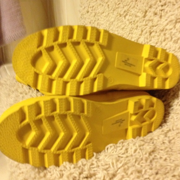 J Crew Rain Boots - Picture 2 of 2