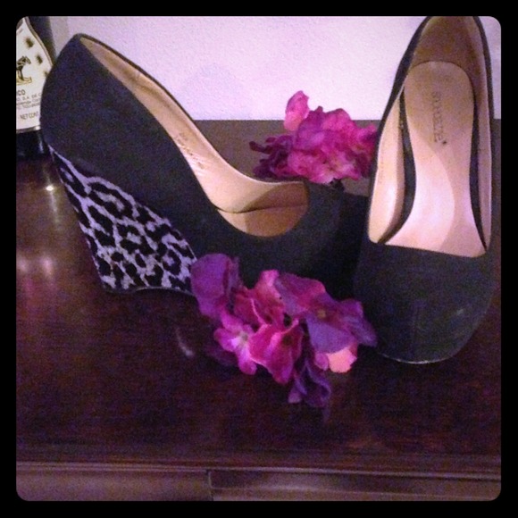 😄😄😄😊sold😊😊😊😊😊Sexy wedges.
