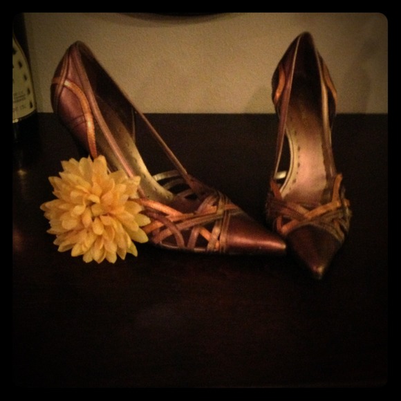 BCBG heels