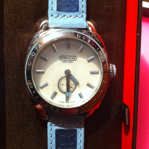 New Coach Signature Band Watch - Picture 2 of 4