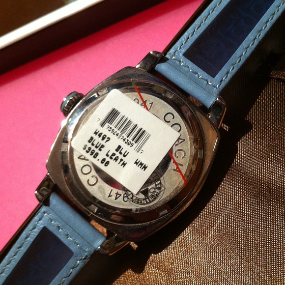 New Coach Signature Band Watch - Picture 3 of 4