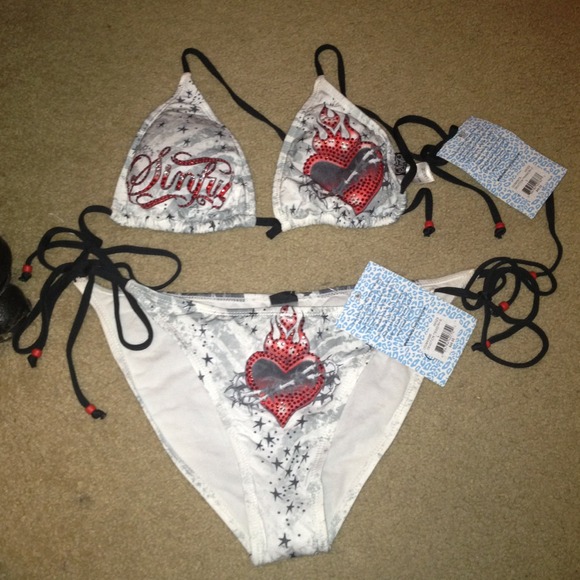 ****((ReDuCeD!!!))**** SiNfUl swimsuit..BRAND NEW!