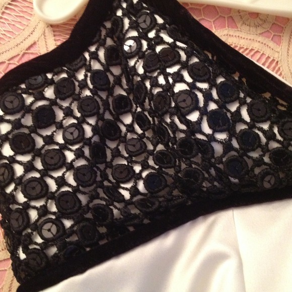 DonTed. Strapless gown - Picture 3 of 4