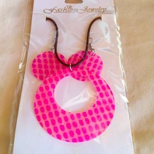 Pink matching necklace and earring set.