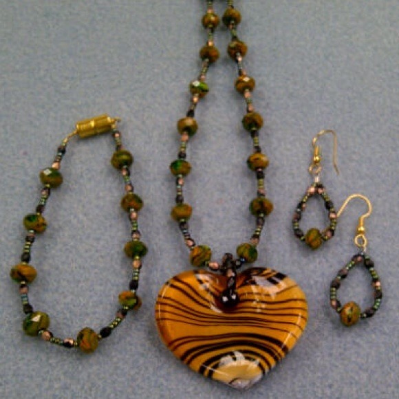 Beautiful bronze, orange & green 3 piece set.