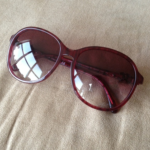 Chanel sunglasses 5217 red tweed
