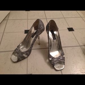 Shiny glitter eye catcher sandals