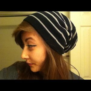 Black and light gray stripped beanie.