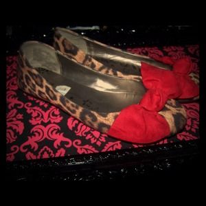 Cheetah flats with red bows