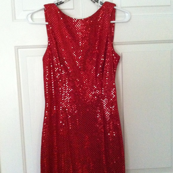 Zum Zum Classic Red Sequin Gown - Picture 1 of 4