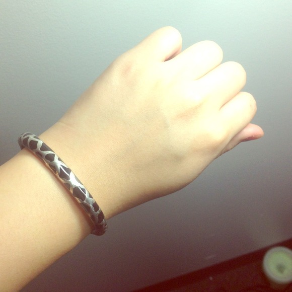 Silver black pattern bracelet