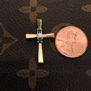 14k Necklace w/cross pendant