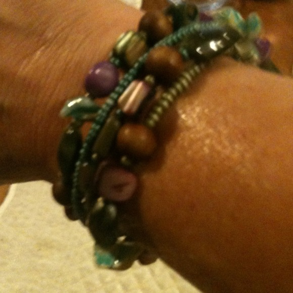 Multi color beaded bracelet
