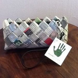 Ecoist Baguette-Magazine Clutch