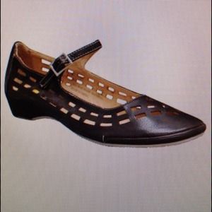 Black leather Volatile shoes. Black leather Volatile shoes.