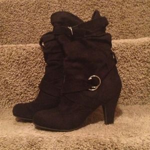 Traded! Black Suede Boots