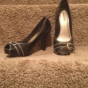 Black with white stitch heels