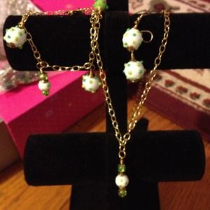 Necklace, bracelet and earrings set.