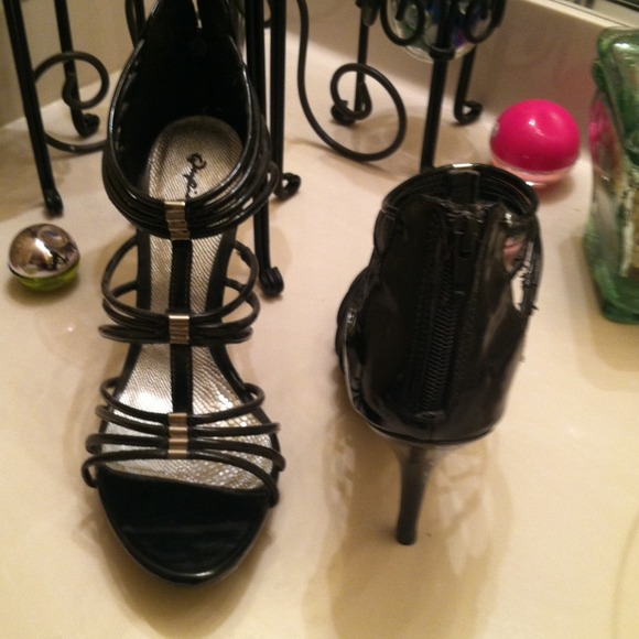 Shoes - Picture 2 of 3