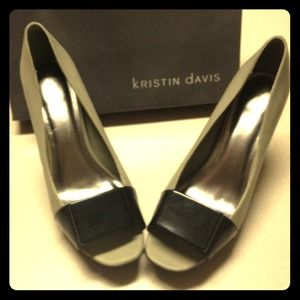 Ginny Classic Peep T