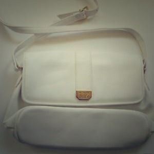 Liz Claiborne White 8x11 Purse Handbag. NWT