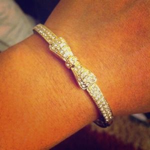 🌸reduced🌸 Jewelmint Bow Tie bracelet!