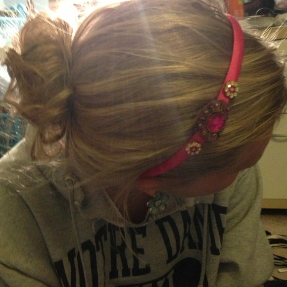 Hot pink headband!