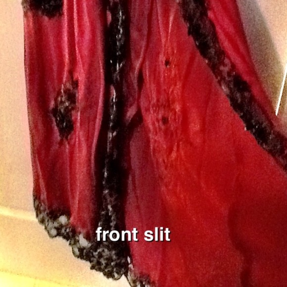 Sexy in red Sue Wong gown - Picture 3 of 4