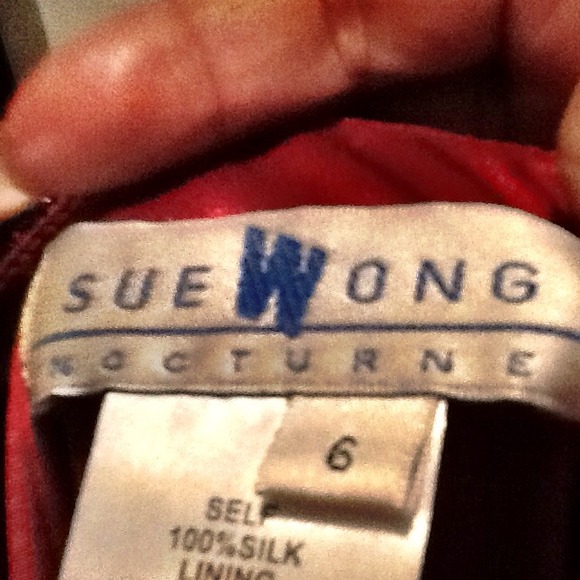 Sexy in red Sue Wong gown - Picture 4 of 4