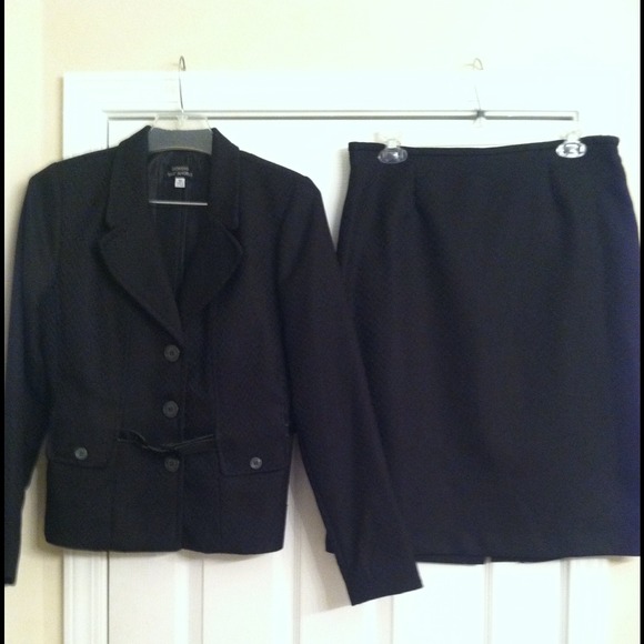 Giorgio Saint Angelo suit, black, size 10.